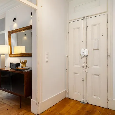 Whome Elegant In Lisbon's Historic Bairro Alto Lägenhet *