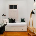 Whome Elegant In Lisbon's Historic Bairro Alto Lägenhet