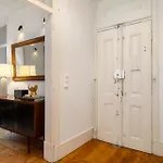 Whome Elegant In Lisbon's Historic Bairro Alto Lägenhet *