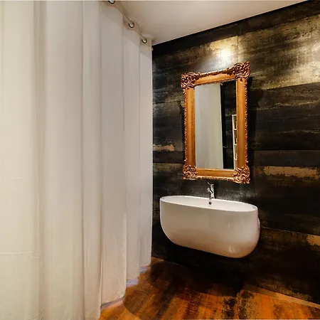 Lejlighed Whome Elegant In Lisbon's Historic Bairro Alto *